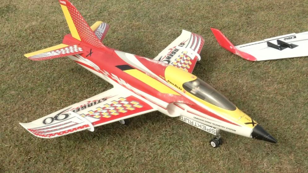 Styrofoam Planes Take Flight At Tulsa Airshow - News On 6 Styrofoam Planes Take Flight At Tulsa Airshow - News On 6