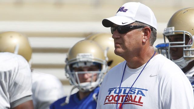 Tulsa Football 101 Teaches Women The Fundamentals Of Football News 9